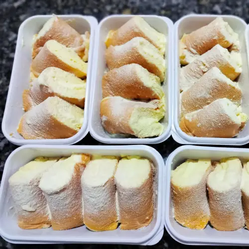 Bánh bông lan kem sữa tuyết
