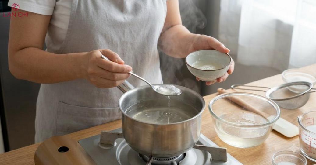 Kiểm soát nhiệt độ, khuấy đều, đúng tỷ lệ để rau câu trong mịn.